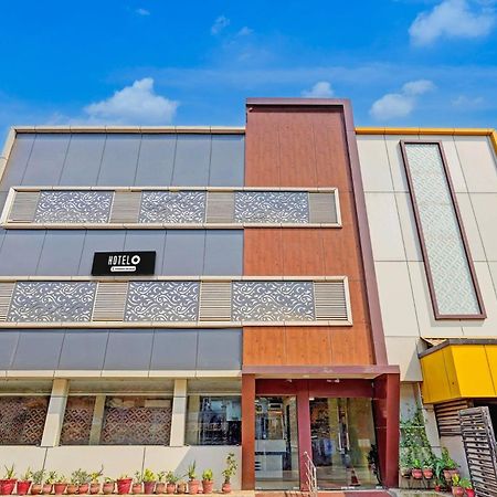 Super Hotel O Perungalathur Near Bus Stand Csennai Kültér fotó