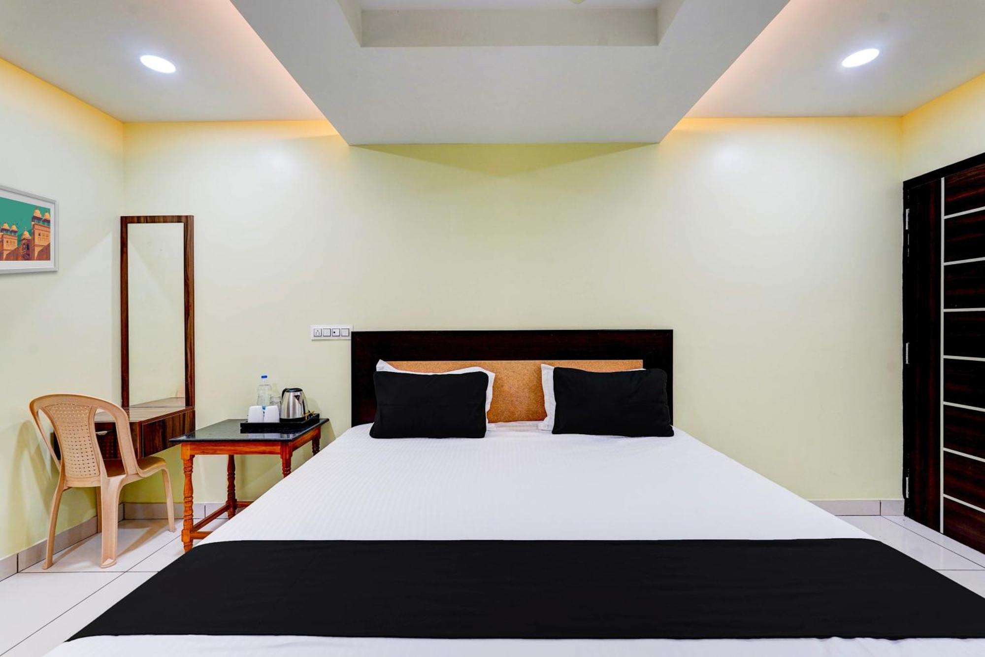 Super Hotel O Perungalathur Near Bus Stand Csennai Kültér fotó