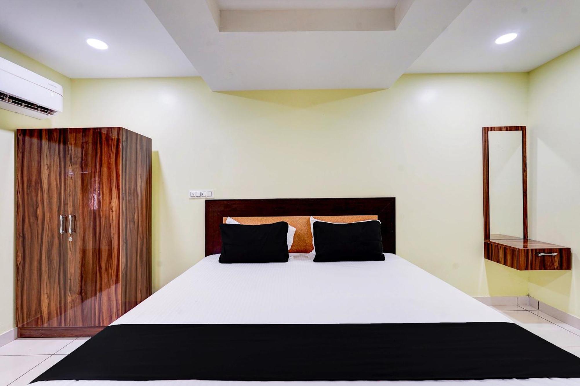 Super Hotel O Perungalathur Near Bus Stand Csennai Kültér fotó