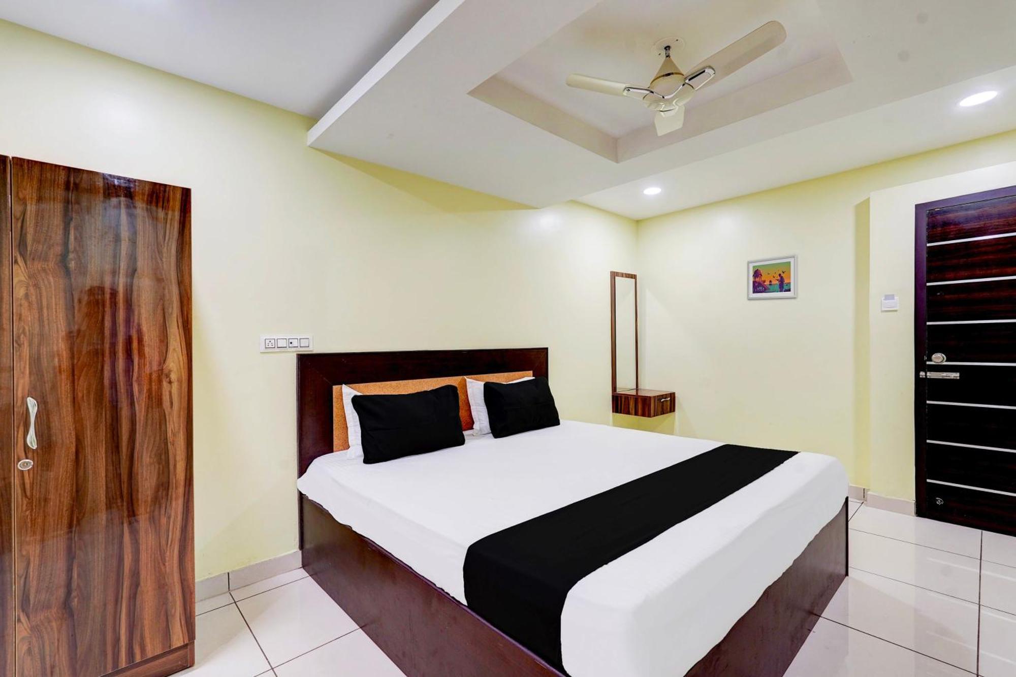 Super Hotel O Perungalathur Near Bus Stand Csennai Kültér fotó